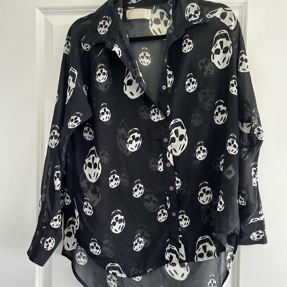 Black and White Skull Print Blouse